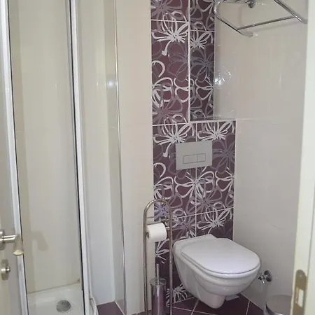 Mostar מלון Ayvalı