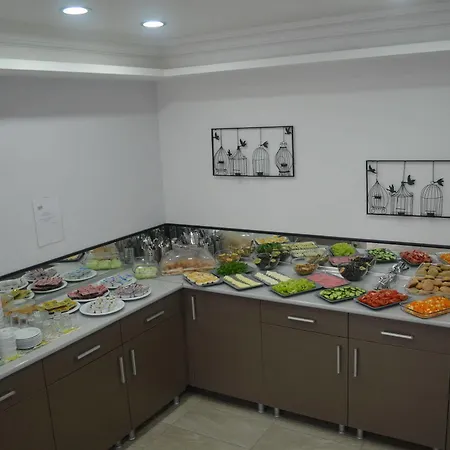 موستار
